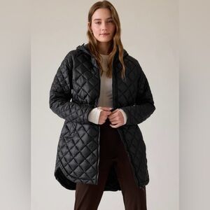 NWT Athleta WHISPER FEATHERLESS PUFFER PARKA XS Black Coat Jacket Quilted Puffer